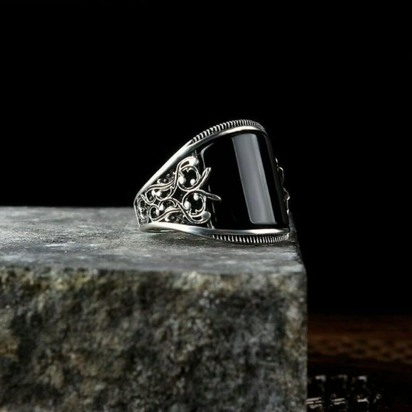 Men's Retro Curved Black Onyx Silver Ring - Picture 10 of 10
